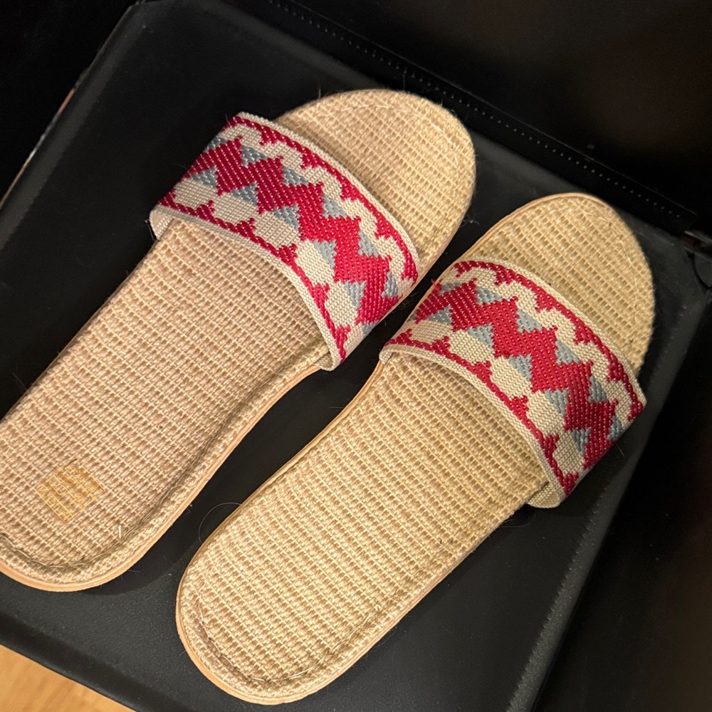 SHEIN Red & Cream Patterned Slide Sandals. Lightweight sandals with a boho touch - Picture 8 of 9